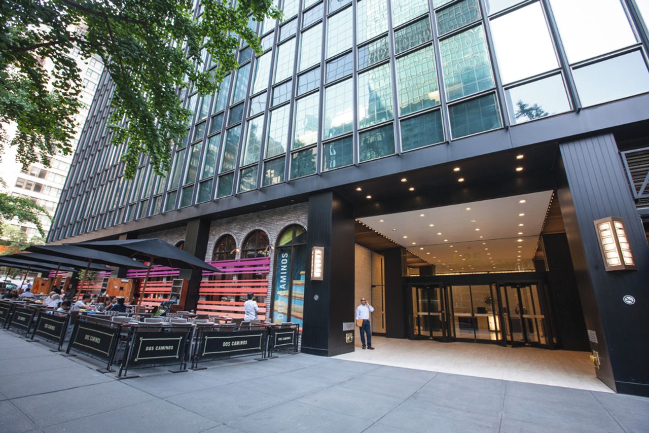 NYC training rooms Vergaderruimte Corporate Suites - 20 Person Classroom image 4