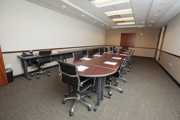 NYC training rooms Vergaderruimte Corporate Suites - 20 Person Classroom image 2