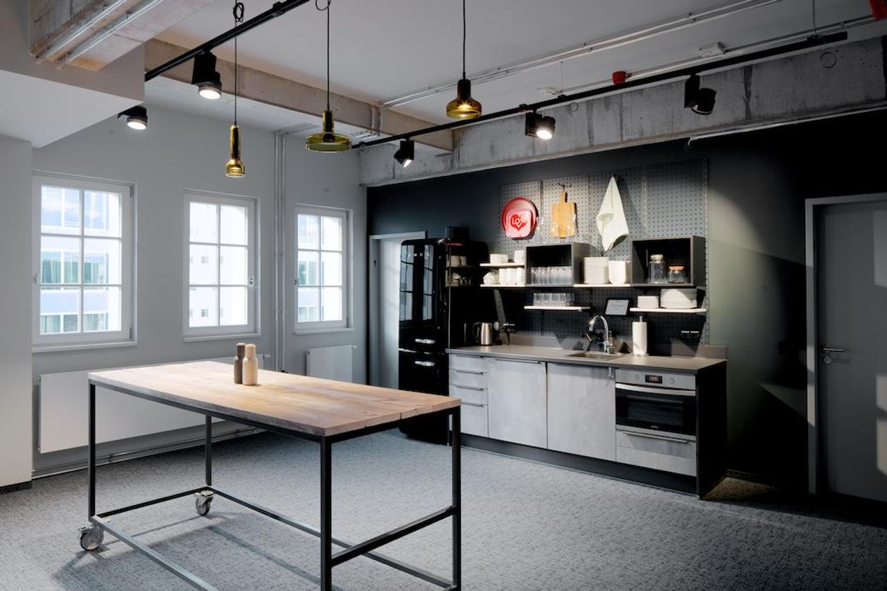 Leipzig  Day offices Coworking Lounge image 1