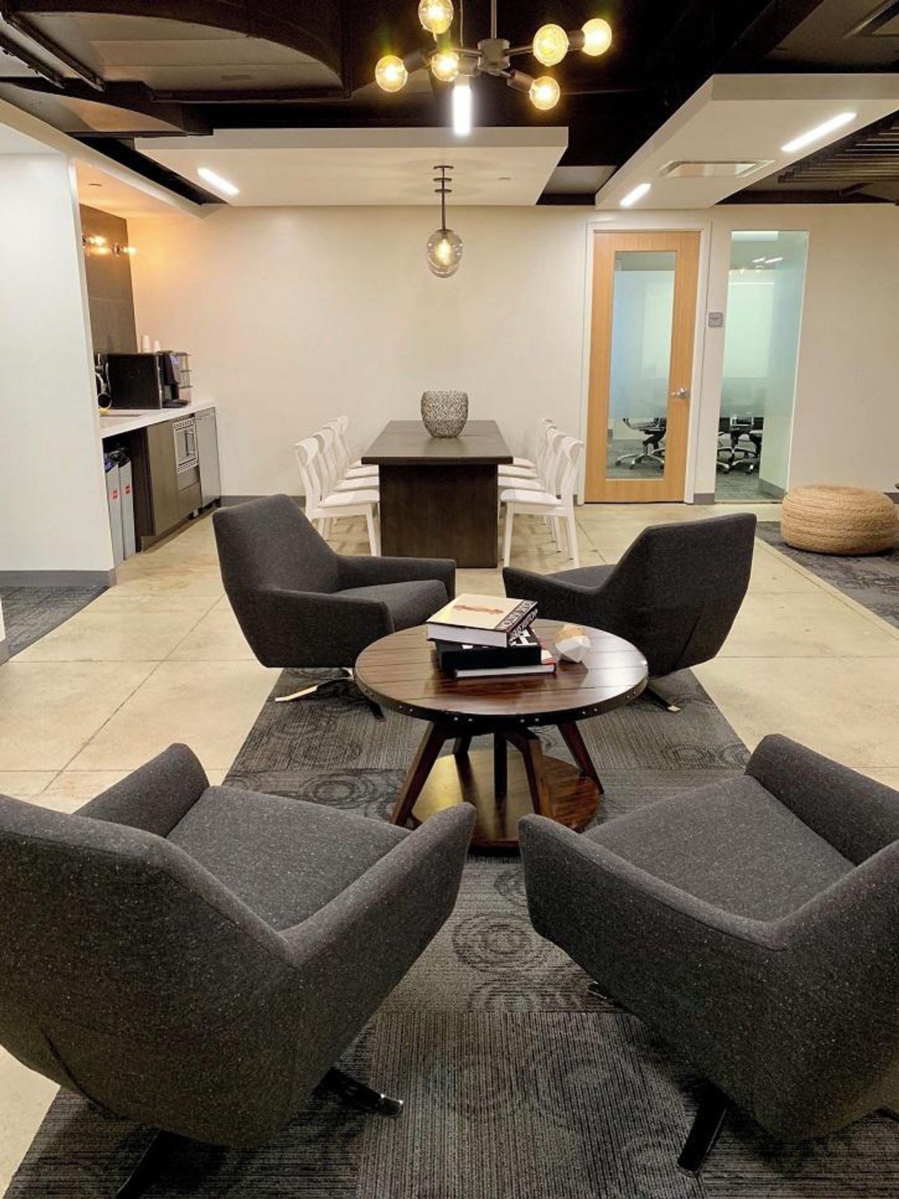 NYC conference rooms Vergaderruimte Video Conference Room image 6