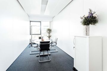 Frankfurt am Main Kreatives Meeting Business center Skyline image 0