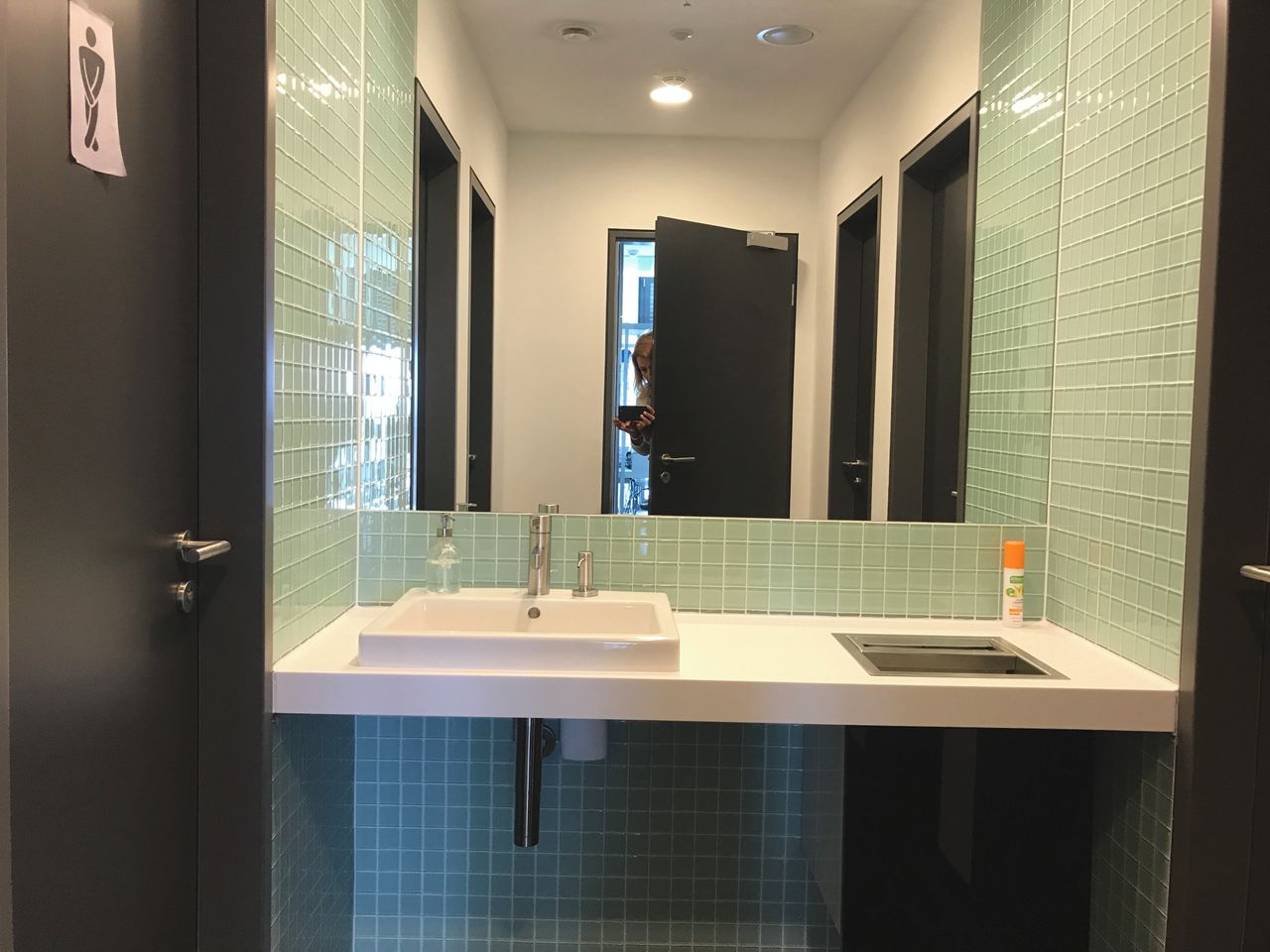 Berlin seminar rooms Tagungsraum Bunten Konferenzraum image 13