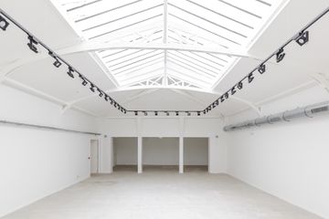 Paris training rooms Studio LEON COEUR MARAIS 500 image 1