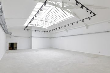 Paris workshop spaces Showroom Veranstaltungsrum LEON COEUR MARAIS 3 image 0