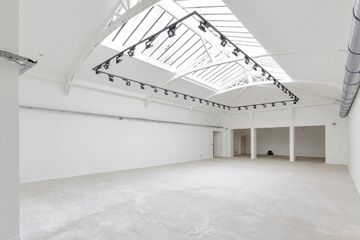 Paris workshop spaces Showroom Veranstaltungsrum LEON COEUR MARAIS 3 image 1