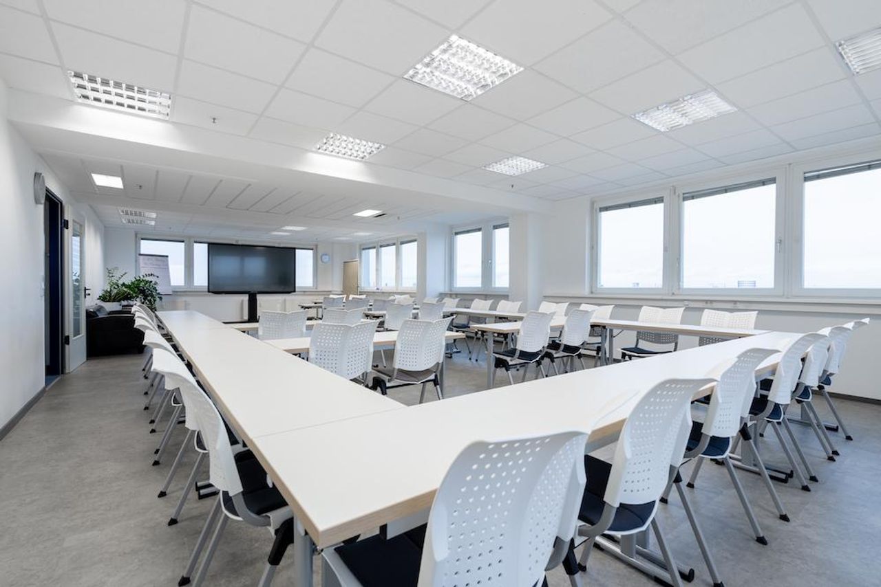 Berlijn  Seminarruimtes Tagungsraum Mendiga image 1