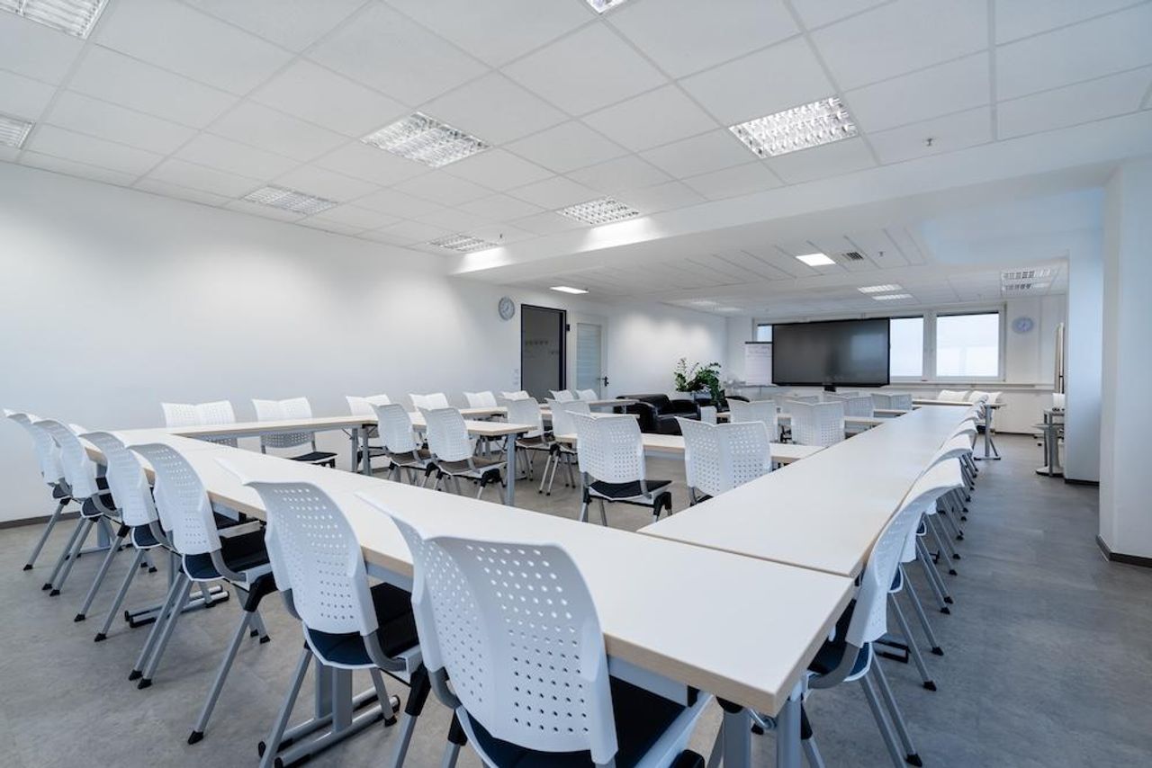 Berlijn  Seminarruimtes Tagungsraum Mendiga image 3