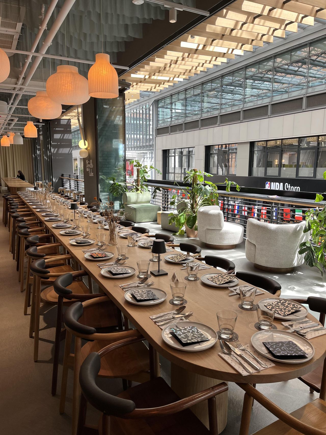 Berlin  Corporate event space Long Table Reservation image 2