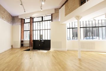 Paris conference rooms Gallery Gallery Turenne - Carreau du temple image 6