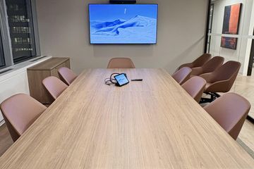 Toronto  Meeting room Ergonomic Professional Boardroom image 1
