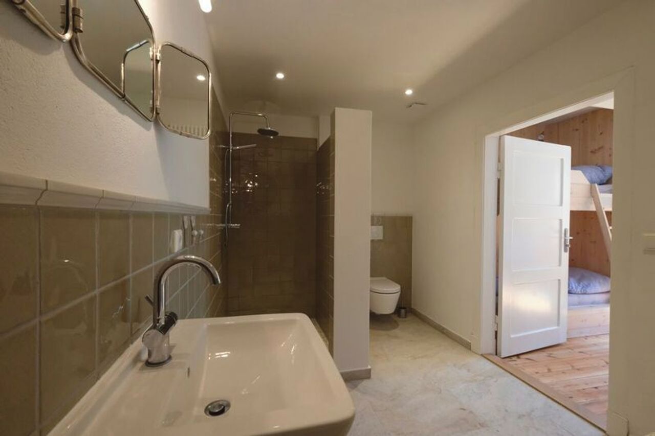 Rest van de wereld training rooms Privéwoning Der Hof image 13