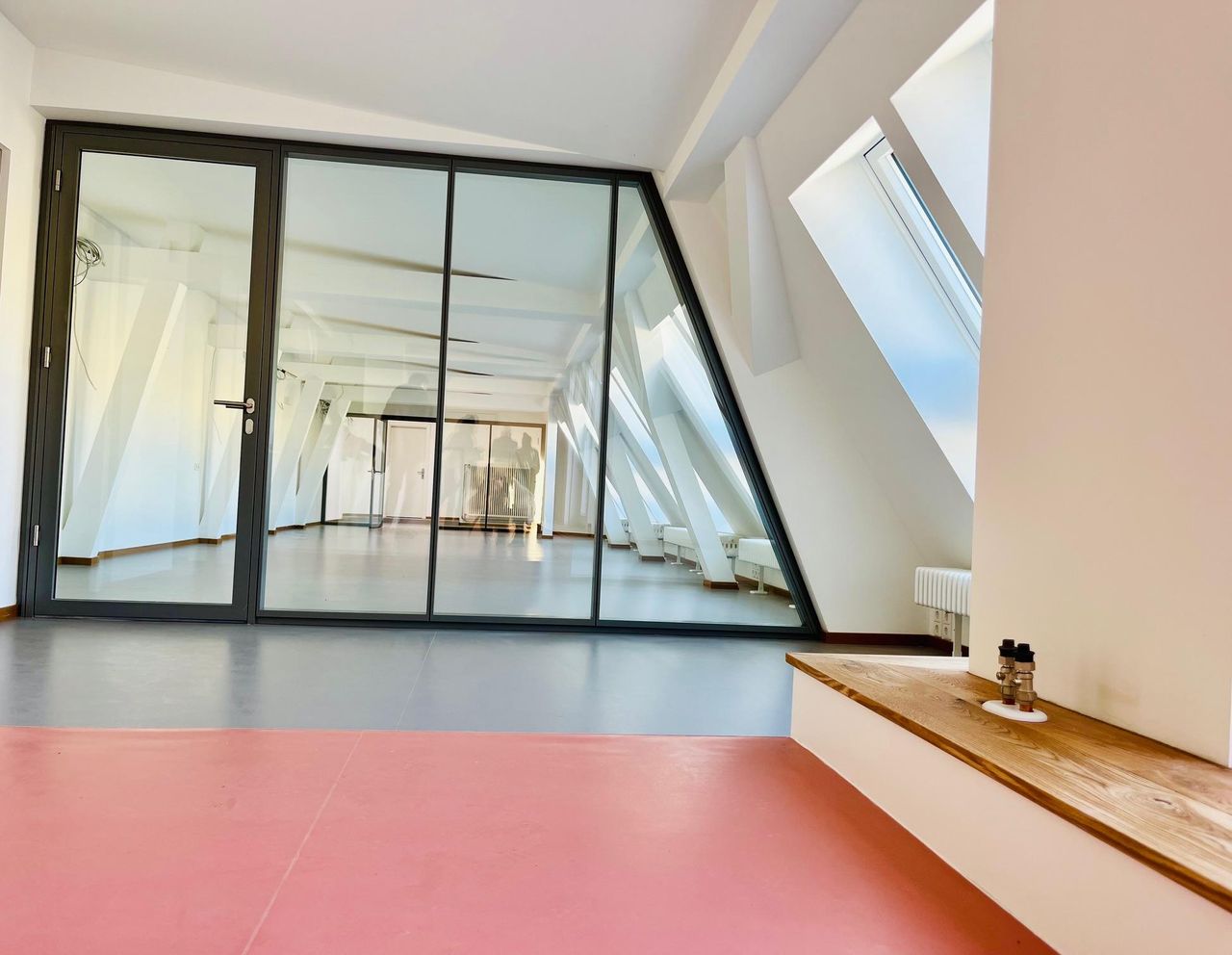 Berlin  Seminarräume Nikispace Dachgeschoss Nikolaiviertel image 19