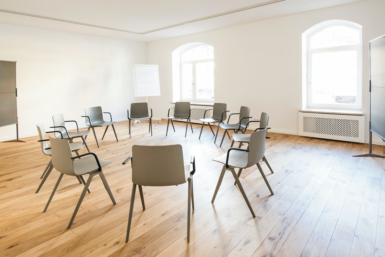 München training rooms Meetingraum Spring Room image 1