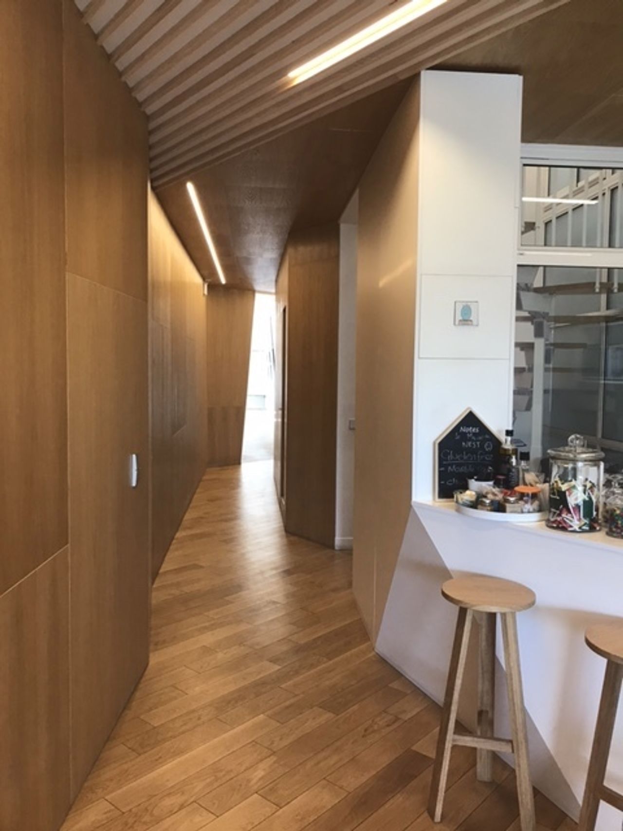 Paris workshop spaces Meeting room Salle Nid - Nest 34 - Champs Elysées image 5