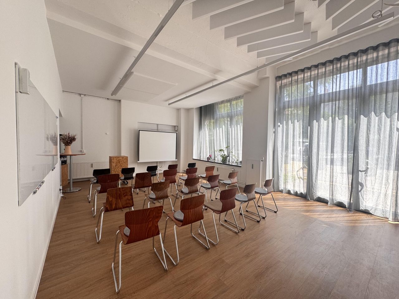 Berlijn Kreatives Meeting Coworking spaces Konferenzraum image 0