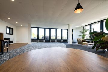 Zürich  Meetingräume Meetingraum mit Küche und Dachterrasse image 1