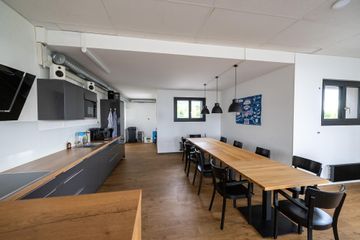 Zürich  Meetingräume Meetingraum mit Küche und Dachterrasse image 3