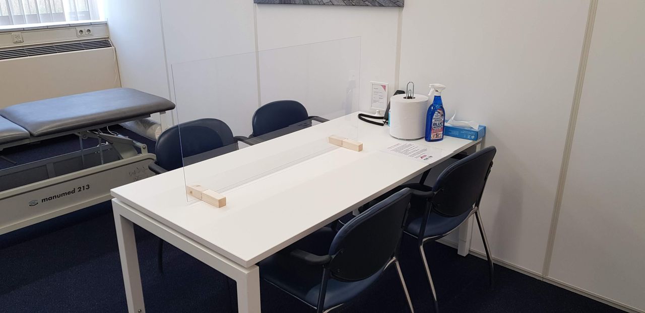 Almere Klantafspraak Vergaderruimtes en vergaderlocaties Witte praktijkruimte image 1