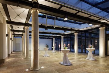 Baden-Baden Evenementenlocaties Runder Saal mit Konferenzsaal & Wintergarten image 5