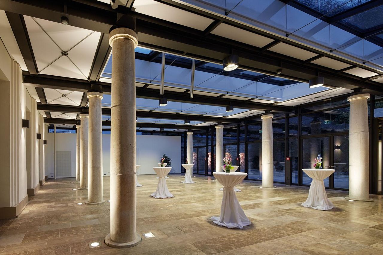 Baden-Baden  Corporate event space Runder Saal mit Konferenzsaal & Wintergarten image 5