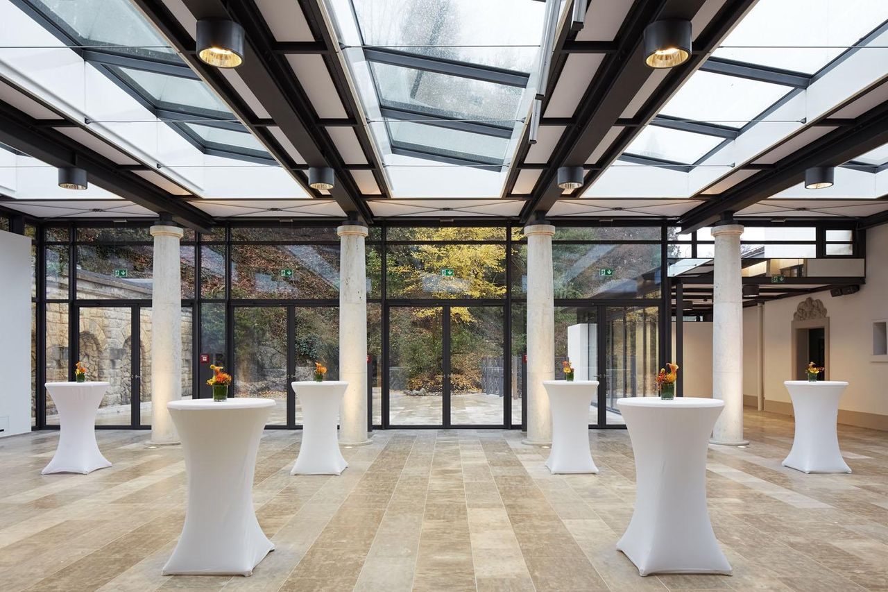 Baden-Baden  Corporate event space Runder Saal mit Konferenzsaal & Wintergarten image 4