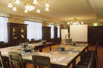 Rest of the World seminar rooms Historic venue Salon Room image 2