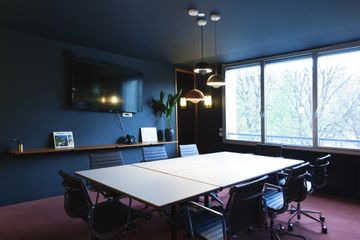 Paris workshop spaces Meeting room THE BUREAU - BOARD ROOM image 0