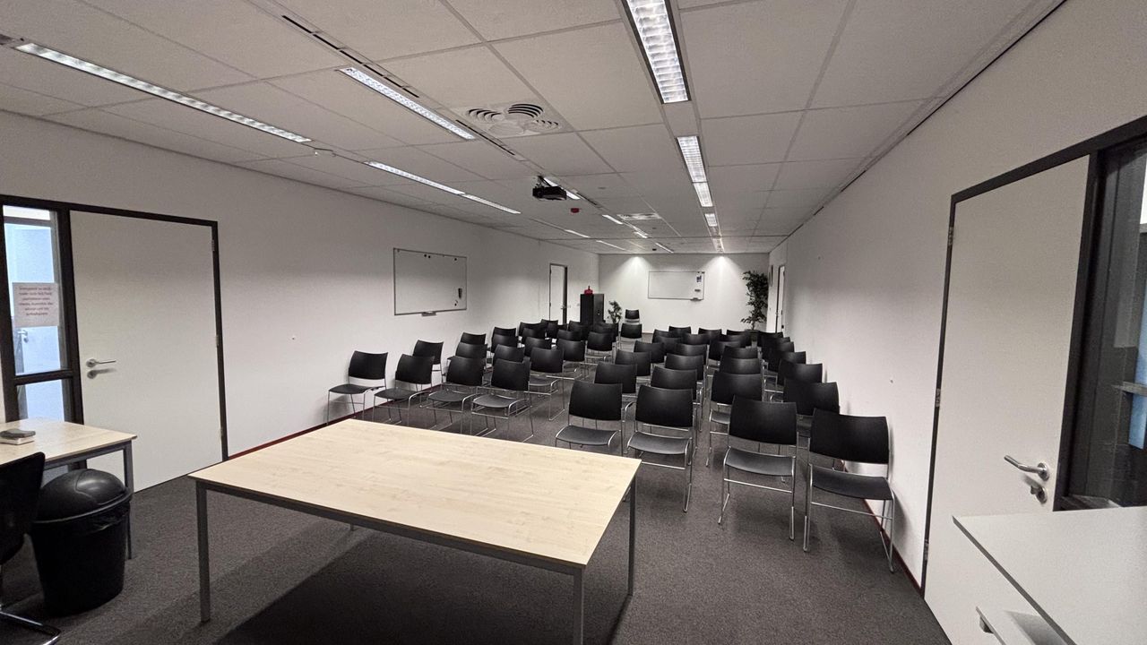 Hengelo  Bedrijvencentrum Vergaderzaal 1 image 0