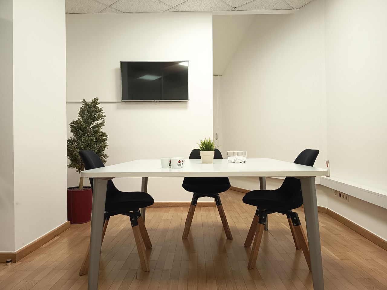 Budapest  Meetingraum Boardroom image 1