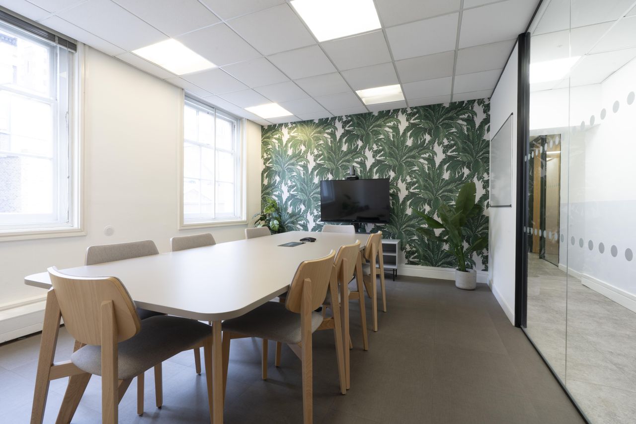 London Client Meeting Meeting room Picard image 2