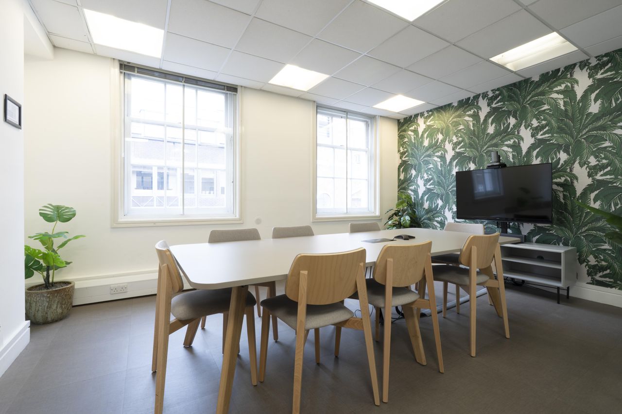 London Client Meeting Meeting room Picard image 2