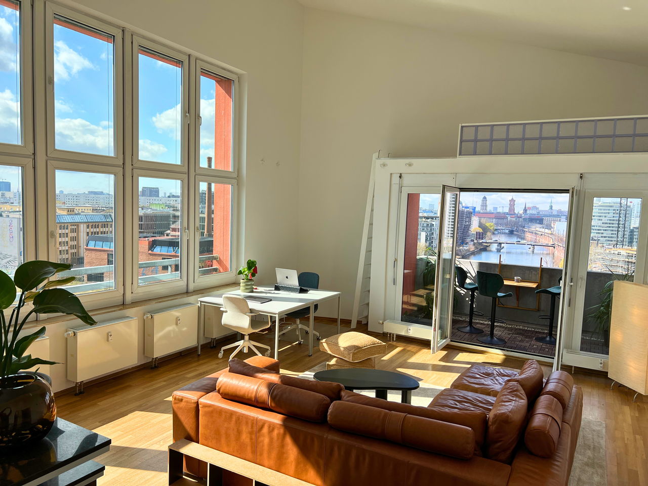 Berlin  Workshop space Meetingraum über der Spree image 3