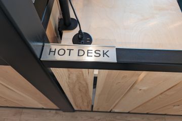Montreal  Coworking space Hot Desks image 5