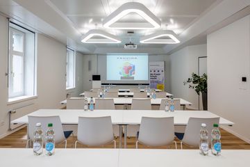 St. Gallen  Konferenzräume Moderner Seminarraum beim Bahnhof St. Gallen image 1