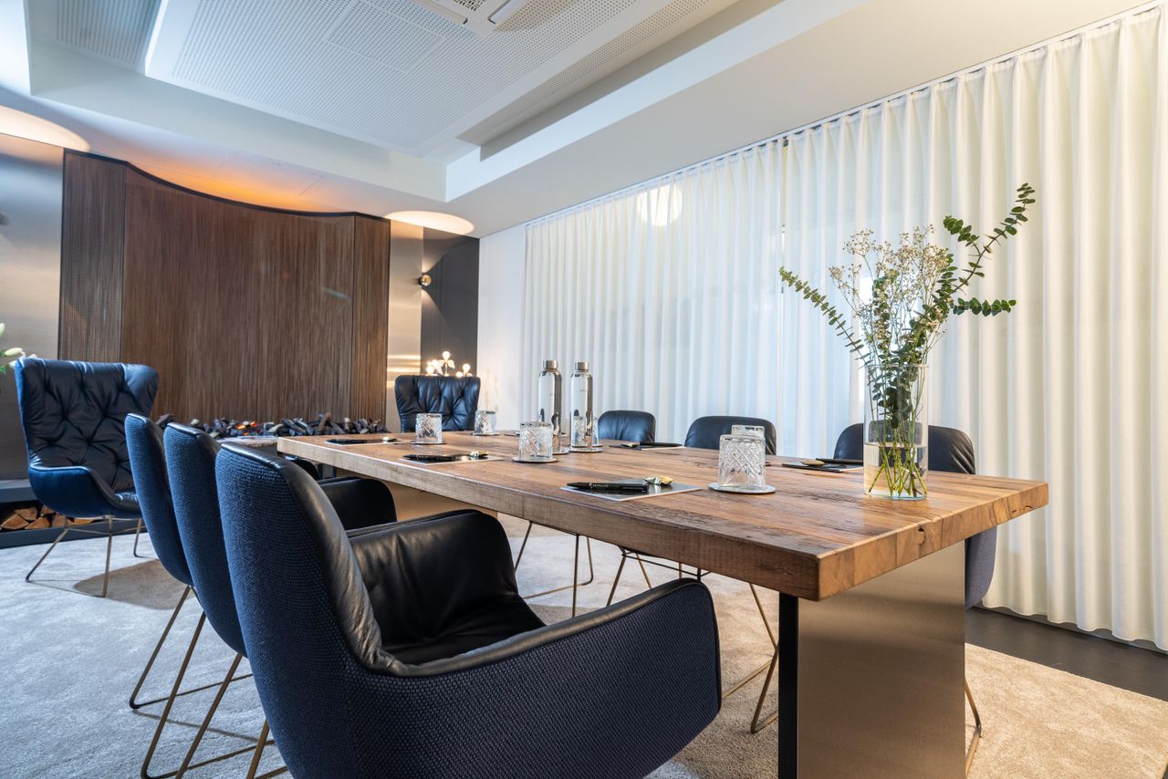 Hamburg Kunden-Meeting Meetingraum Kaminlounge image 4