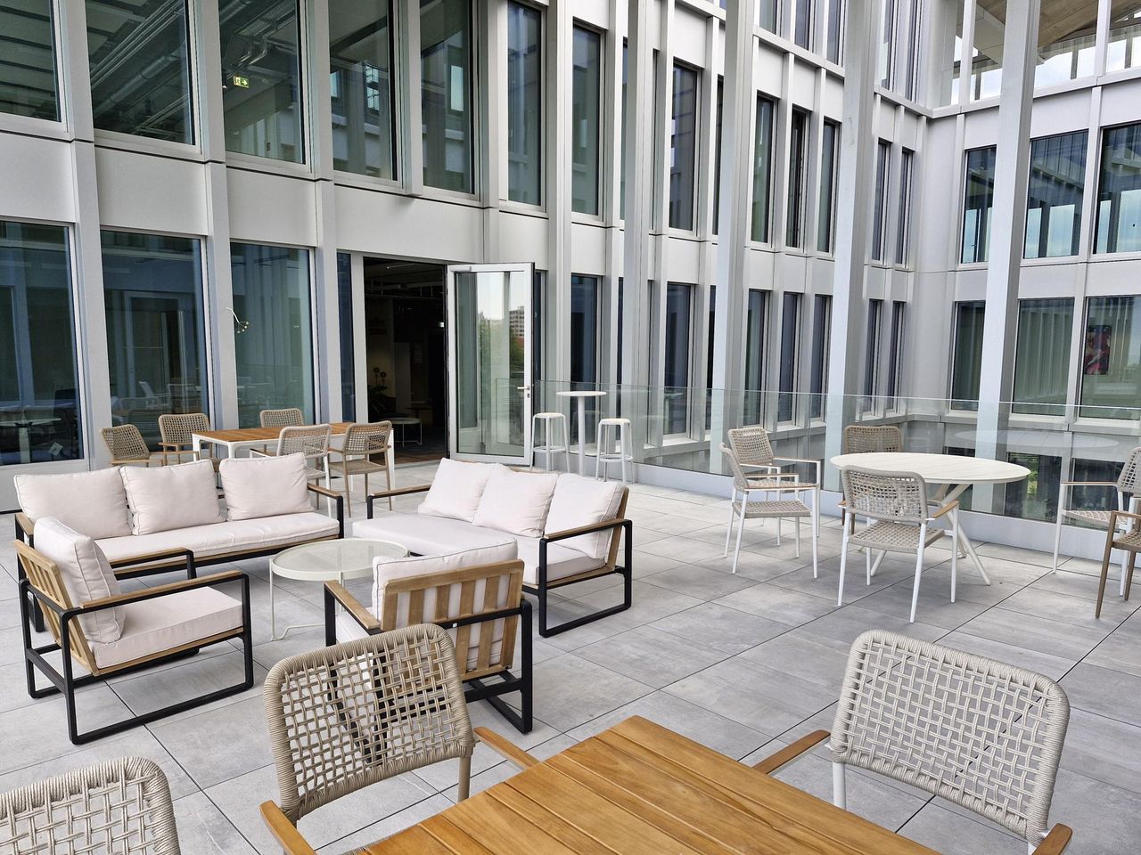 Berlin  Meeting room Meetingraum Sonnenallee image 4