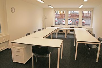 Zürich Kundengespräch  Zi 3 image 1