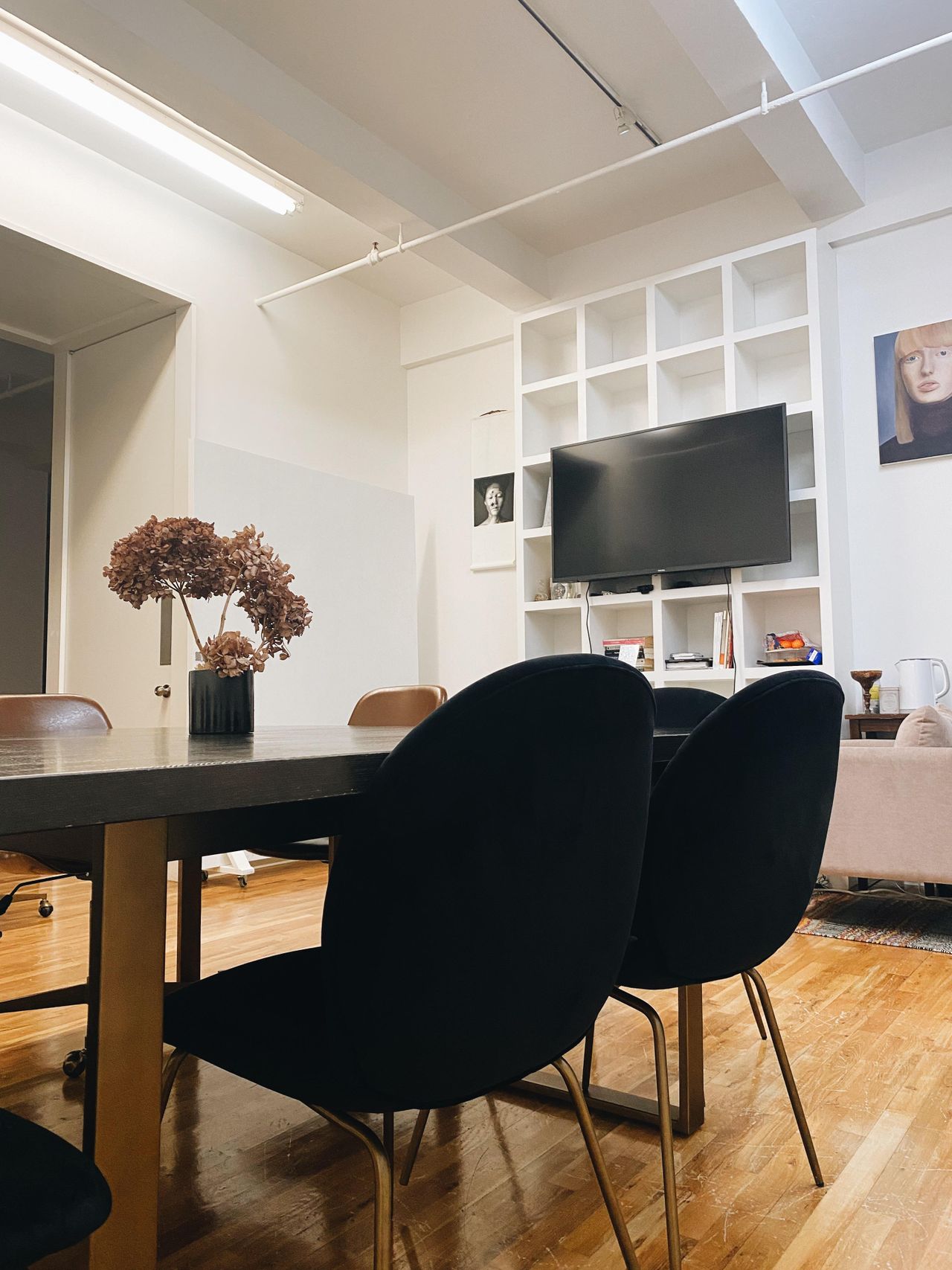 New York  Meeting room Chelsea Beautiful Private Meeting Room image 8