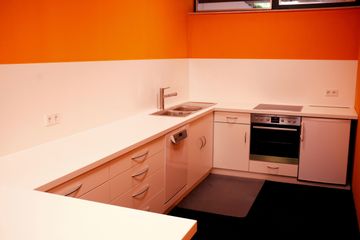 Salzburg Foyer + Küche image 2