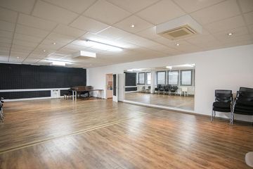 Frankfurt am Main  Workshop-Raum Konzertraum mit Flügel image 1