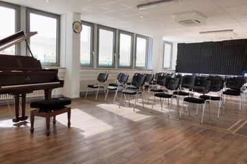 Frankfurt am Main  Workshop-Raum Konzertraum mit Flügel image 2