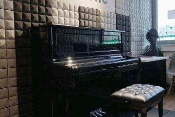 Frankfurt am Main  Workshop-Raum Musik Überraum mit Klavier image 2