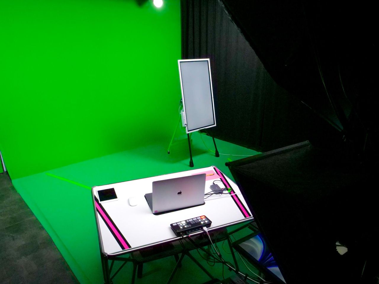 Berlin Kreatives Meeting Film studio AR Studio mit Hohlkehle image 2