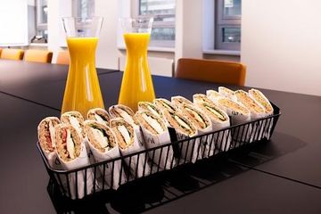 Hamburg Kreatives Meeting Workshop spaces Meetingraum für 6 Personen image 2