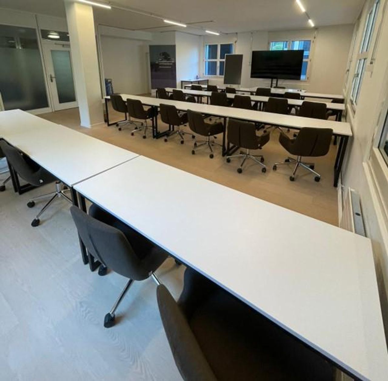 Dietikon Coworking Seminarruimtes Meeting- / Seminarraum in Dietikon 24 Personen (83 m2) image 2