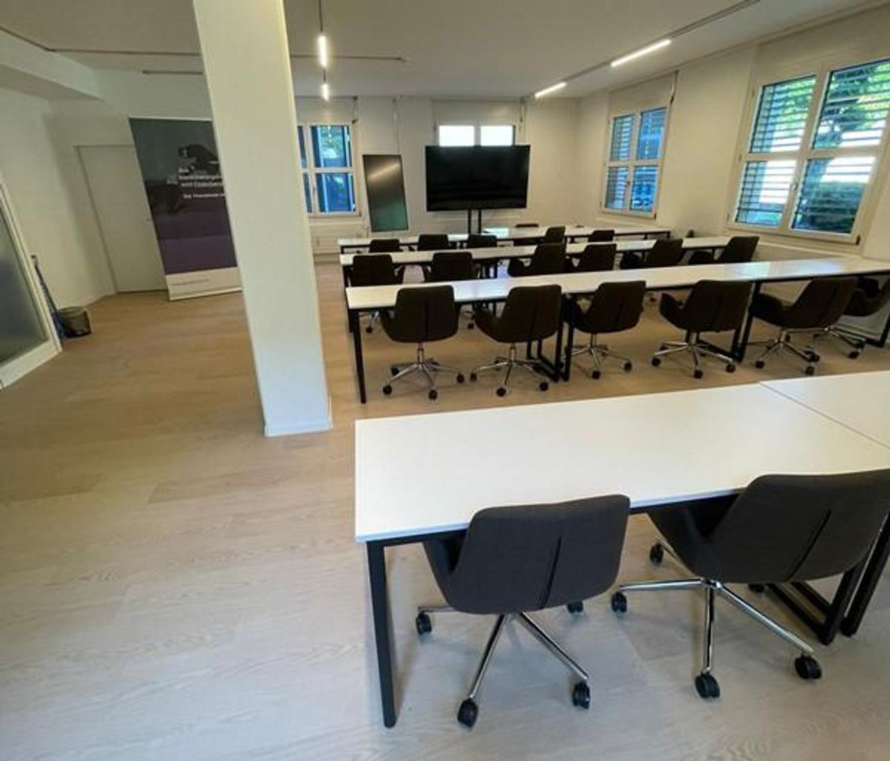 Dietikon Coworking Seminarräume Meeting- / Seminarraum in Dietikon 24 Personen (83 m2) image 3