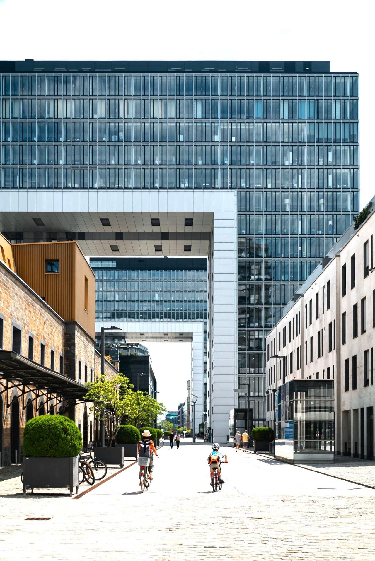 Cologne Vorführung Terrace Yacht Hafenterrasse | Exklusiver Außenbereich im Rheinauhafen Köln image 8