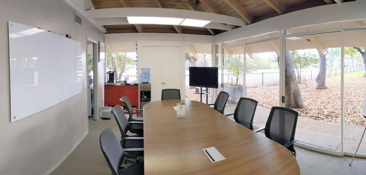 San José Coworking Vergaderzalen Conference Room image 4