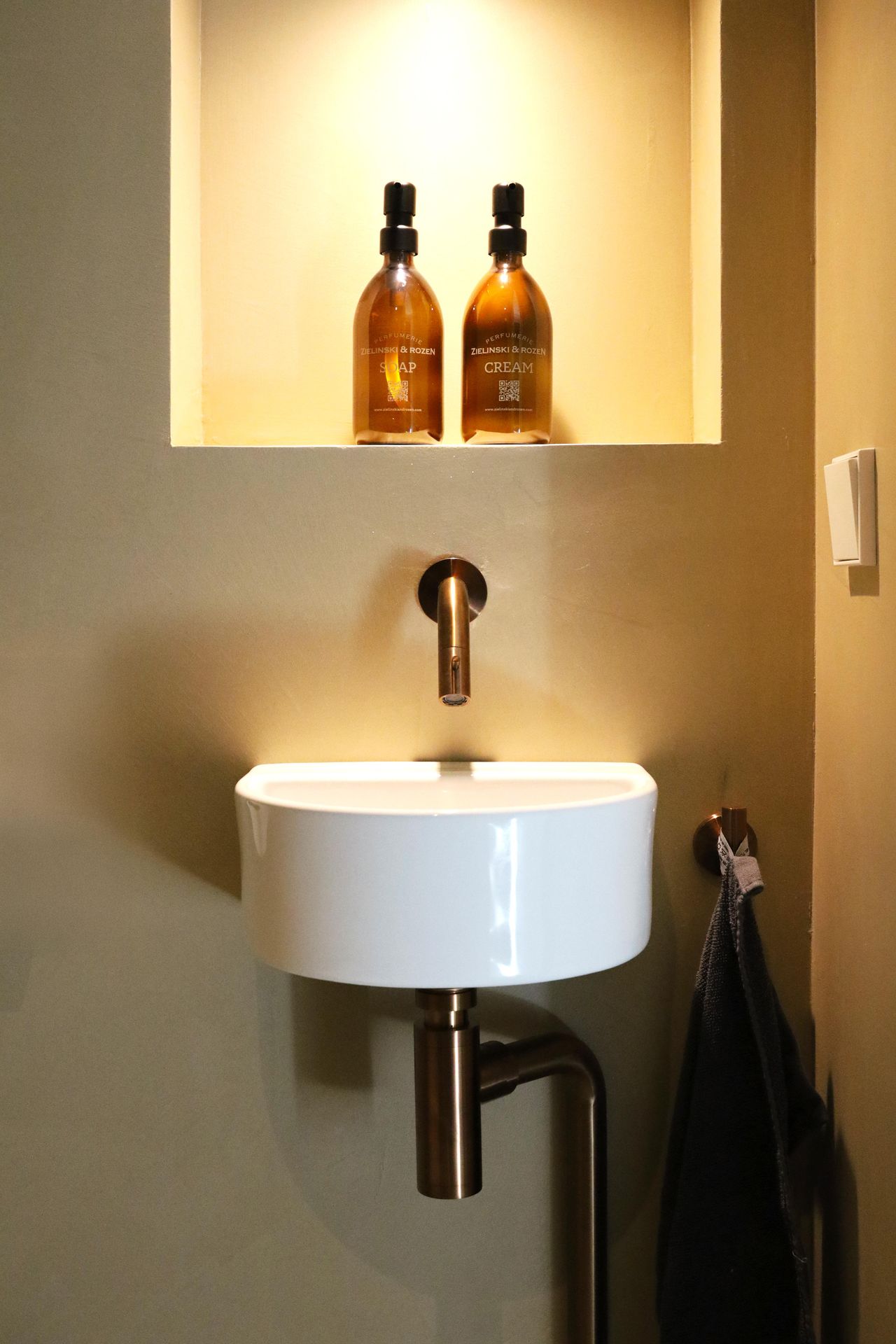 Amsterdam  Meeting room Meeting Room 1 image 11