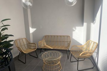 Barcelona  Coworking space Office 1 image 2